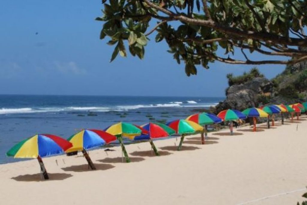 7 Pantai Eksotis di Yogyakarta yang Paling Populer