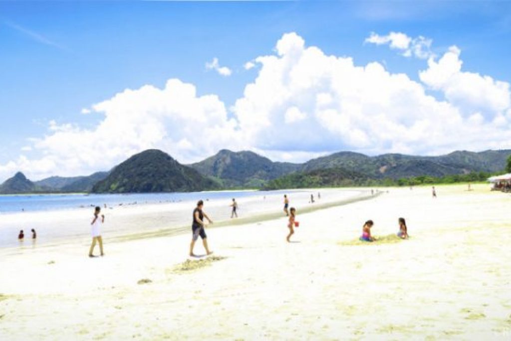 7 Pantai Terpopuler Di Lombok Yang Wajib Dikunjungi!