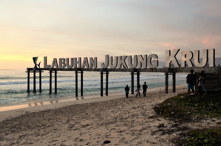 10 Pantai di Lampung yang Terbagus dan Terpopuler Pergiyuk!