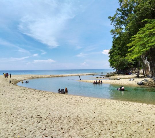 Pantai Tamborasi