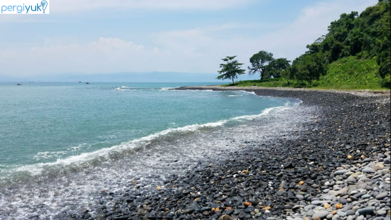 Ini 9 Wisata Pantai Sukabumi yang Bakal Bikin Kamu Terpesona!